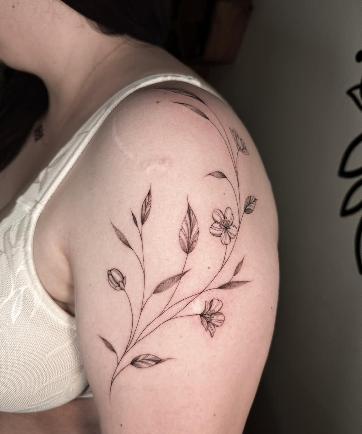 LARGE TATTOO EMILY